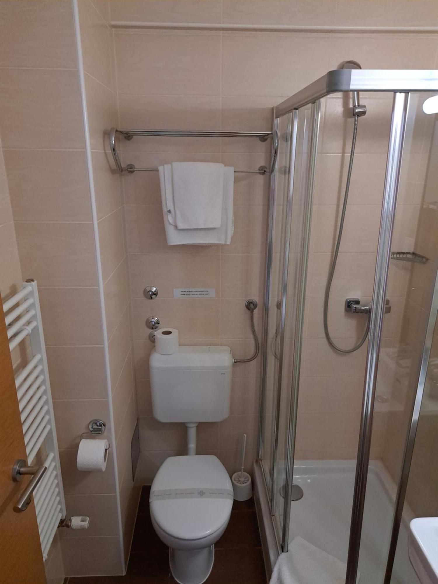 Hotel Garic Garesnica Esterno foto